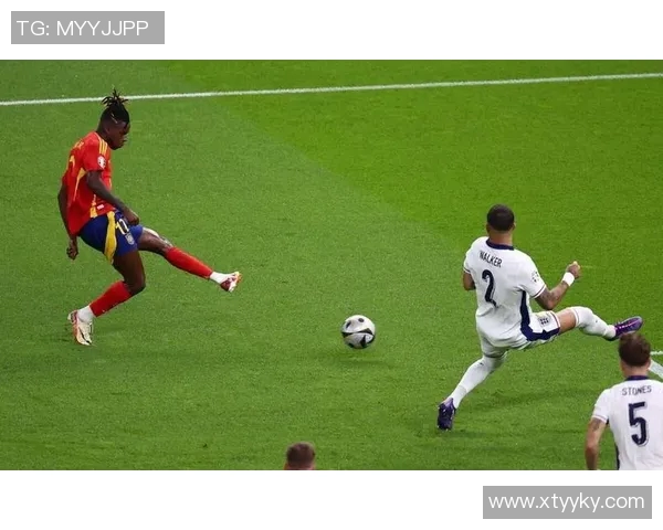 足球球星一对一进攻技巧解析如何突破防守赢得比赛胜利